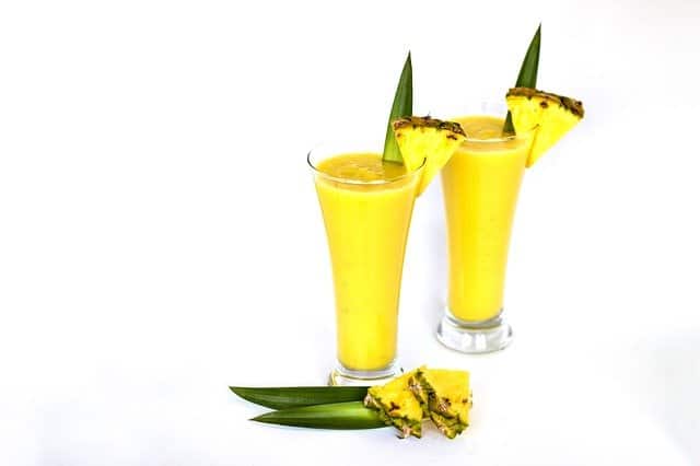 smoothies with pineapple